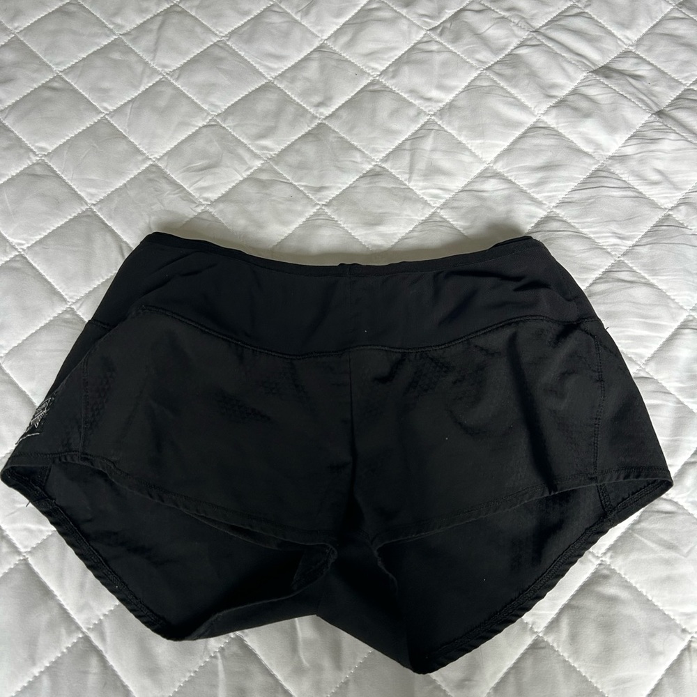 OISELLE running shorts. Short shorts.